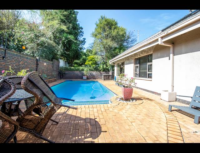 3 BEDROOM FREEHOLD TO LET IN GALLO MANOR